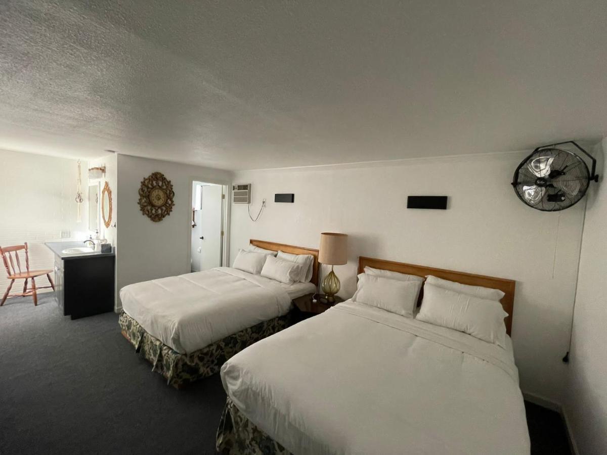 The Aztec Motel & Creative Space Seligman Exterior foto
