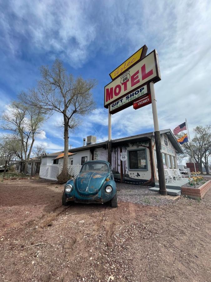 The Aztec Motel & Creative Space Seligman Exterior foto