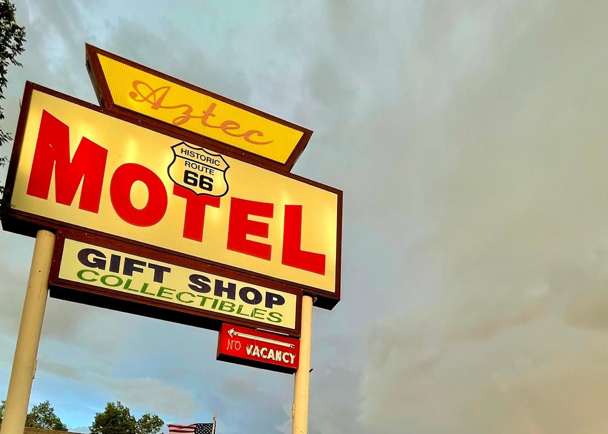 The Aztec Motel & Creative Space Seligman Exterior foto